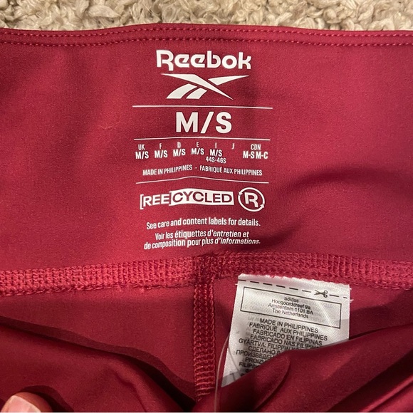 NWT!! Reebok Women's Workout Ready Mesh Leggings in color: punch berry - size M - Picture 4 of 8